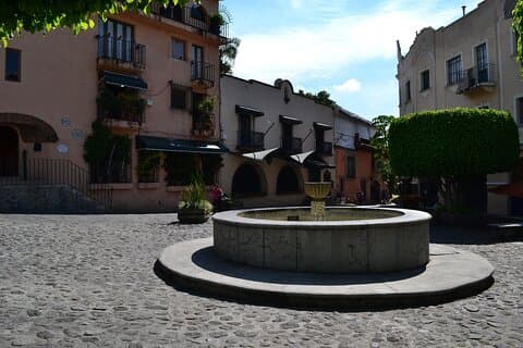 Private Transfer From Mexico City To Acapulco With a 2 Hour Stop