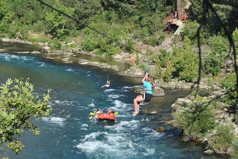 3 i 1 Whitewater Rafting, Buggy/Quad Ride og Zipline med frokost