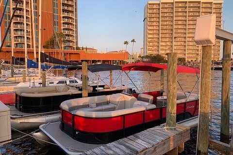 Frisky zeemeermin pontonbootverhuur in Pensacola Beach