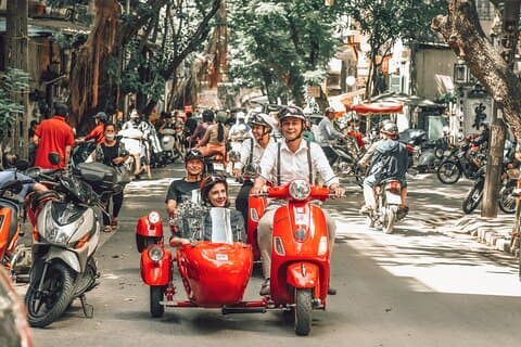 Vespa sidovagnssightseeing och mattur i Hanoi