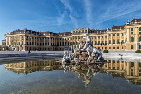 Admission Schönbrunn Palace & Wine Tasting