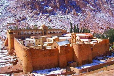 Monasterio de Santa Catalina y recorrido por la ciudad de Dahab desde Sharm El Sheikh