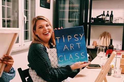 Paint and Free Flowing Wine Art Class in Rome with Pizza
