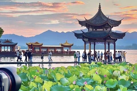 Opmerkelijke Hangzhou-dagtour van sereniteit en schoonheid van de natuur