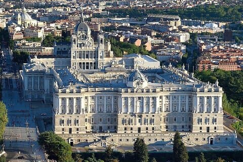 La Latina to Madrid Guided Tour with Breakfast