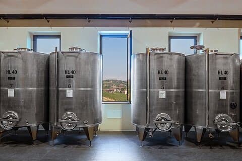 Tour guiado de 2 horas e degustação de vinhos no coração de Roero