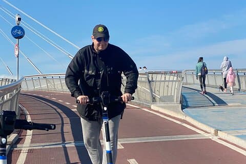 Self-guided panoramic eco tour of Pescara by e-scooter or bike