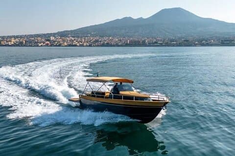 Tour en barco para grupos pequeños desde Sorrento a Capri