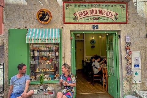 Lisboa: tilpasset videotur, 3 timers gåtur!