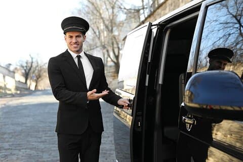 Privé-aankomst Transfer NYC-luchthavens JFK LGA EWR naar NYC