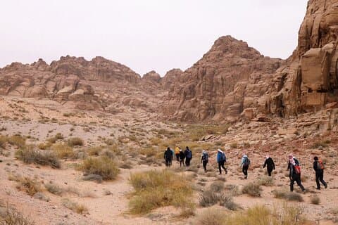2 Tage geführte Wanderung zum Wadi Rum Jebal Al Hash