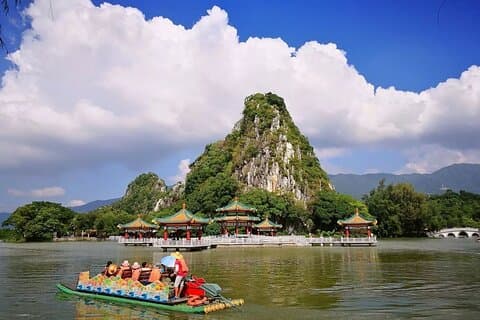 Private Day Tour naar Seven Star Crag Natural Wonder vanuit Guangzhou