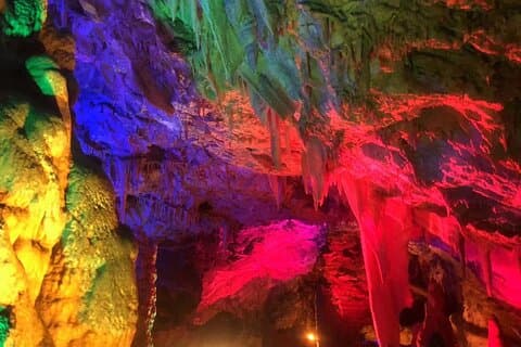 Excursión a las afueras de Beijing a la cueva Jing Dong Karst y al Gran Cañón