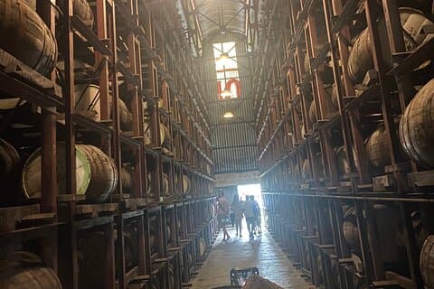 Visite privée du rhum Appleton Estate avec massage au calcaire, rafting