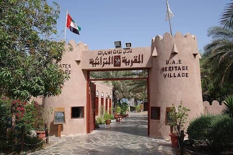 Abu Dhabi e Heritage Village da Dubai