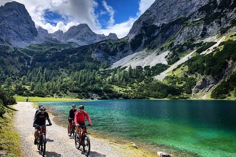 Private malerische Bergsee-E-Bike-Tour