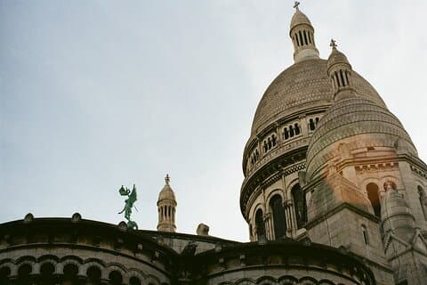 Ritiro CDG e tour privato di 6 ore di Marais e Montmartre