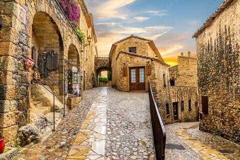 Tour di un'intera giornata Incredibile prelievo dall'hotel delle città medievali della Costa Brava