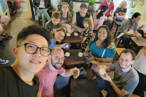 Kleine groep: straatvoedselwandeling door de oude wijk van Hanoi