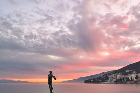 Visite privée à pied d'Opatija Be Charmed avec un guide local