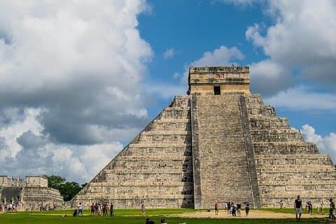 Heldagstur til Chichen Itza og Coba med Cenote-svømning