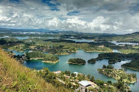 Día de Sol en Guatapé - Yate Majestic & Piedra del Peñol
