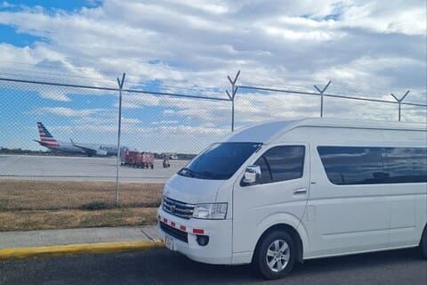 Trasporto privato dall'aeroporto di San José a Flamingo Guanacaste