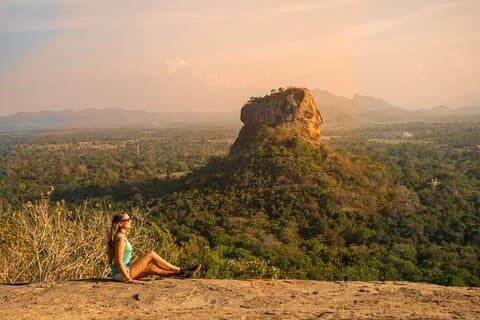 Private Tour-Lion Rock Sigiriya,Dambulla Cave & Lunch In Village