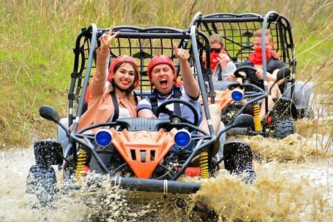 "Giorno ricco di azione: Safari in quad o buggy e Rafting!"