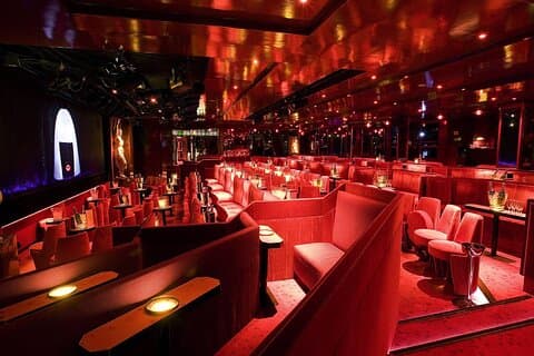 8 Hours Tour in Crazy Horse, Montmartre and Le Marais Paris