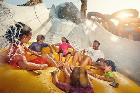 Ingressos Ferrari World, Yas e Warner Bros Word com transferência