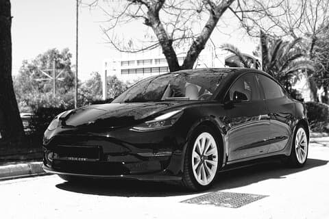Privat overføring fra Athen by til Athen flyplass med Tesla