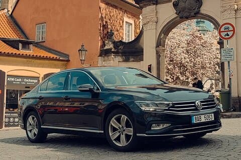Vienna to Prague - Private Transfer by LIMOUSINE 3+1pax