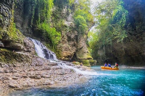 Prometheus Cave & Martvili Canyon Tour fra Kutaisi