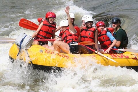 French Broad Whitewater Rafting près d'Asheville, Caroline du Nord