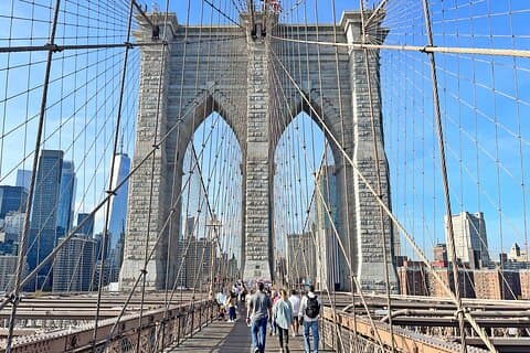 Brooklyn Bridge and Dumbo Walking Tour - Small Group