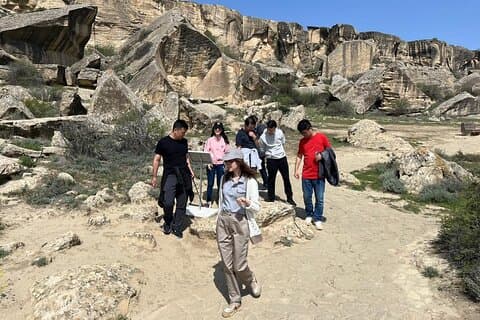 Qobustan - Absheron, Volcans de boue, Ateshgah, Excursion d'une journée au Yanardag
