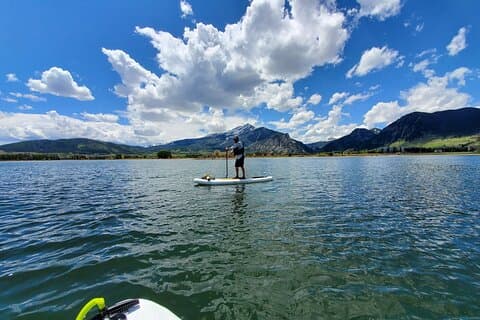 Tour guiado en paddleboard: islas del lago Dillon cerca de Breckenridge