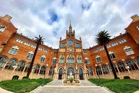 Sant Pau Art Nouveau-sted Spring køen over | Sant Pau Hospital