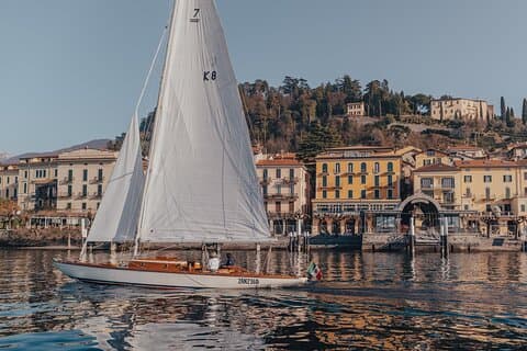 Private geführte Segelboottour auf dem Comer See mit Aperitif