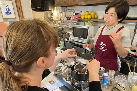 Privat hjemmekoking i Yanaka – lokale smaker i et varmt miljø