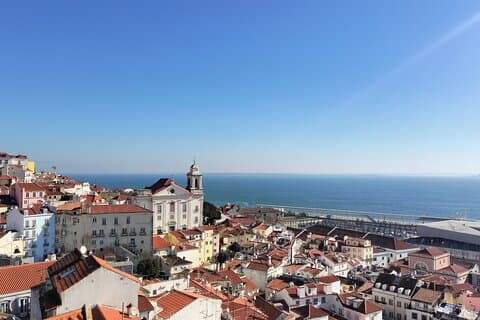 Tour Privado Visitando el Casco Antiguo de Lisboa en Tuk-Tuk