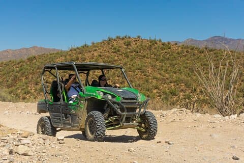Aluguel de UTV do Deserto Centípede Autoguiado