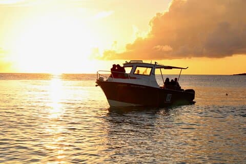 3 Hour Luxury Dinner Cruise in Sint Maarten