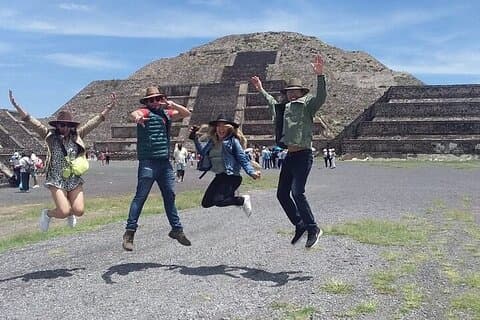 Privat besøg - Teotihuacan & Basilica of Guadalupe + mezcal-smagning
