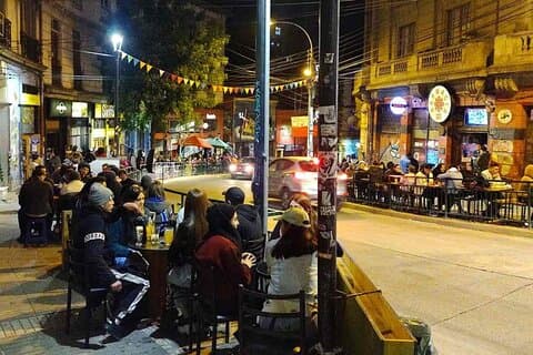 Tour privato di bar e pub a Valparaiso con degustazione di birra e bevande