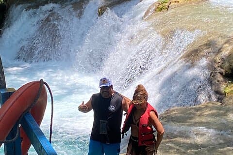 Journée complète de rafting, équitation et Blue Hole en Jamaïque