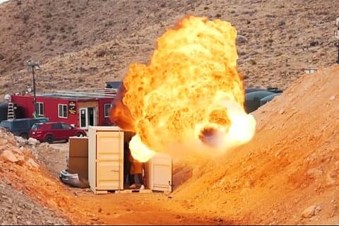 Flame Thrower Combo Package på Adrenaline Mountain