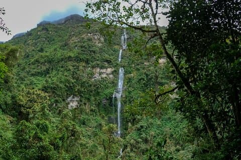 Privat vandringstur La Chorrera vattenfall i Colombia
