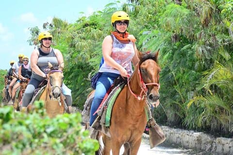 Von Punta Cana Safari Abenteuer mit Kulturerlebnis